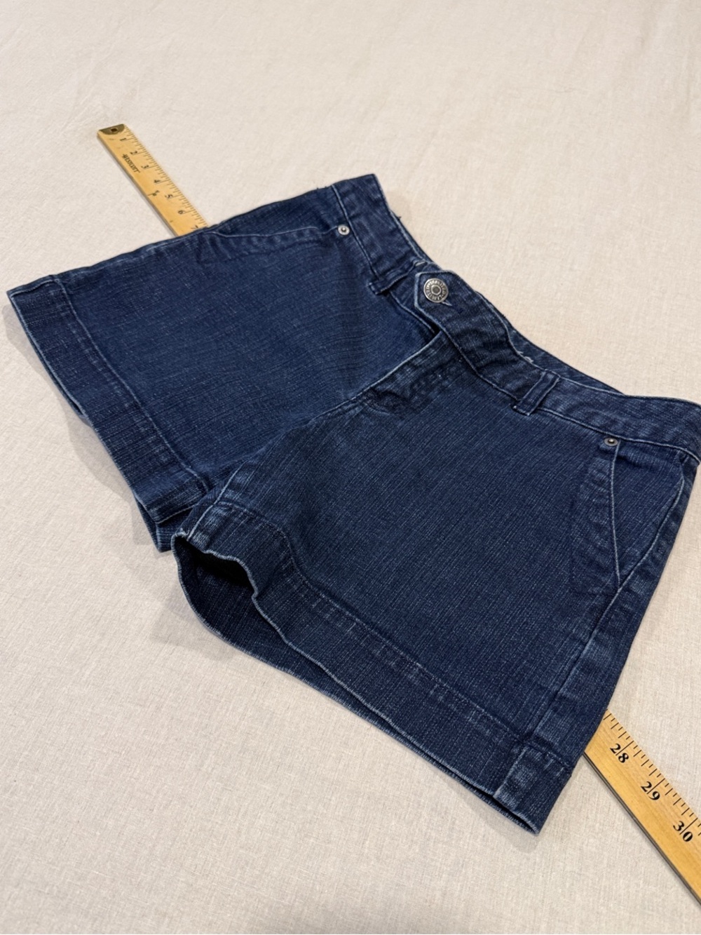 The Limited Denim 917 Women’s Dark Wash Denim Shorts Size 8 Stretch Cuffed